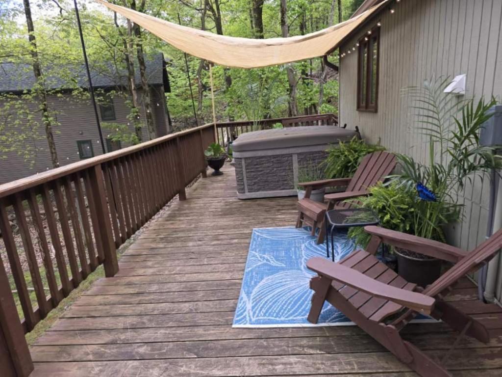 Pocono Mountain View Lake House In Lake Harmony Exterior photo